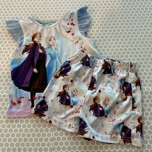Disney Frozen II Blue & Purple Girls PJ Set
Shorts

Size 4T